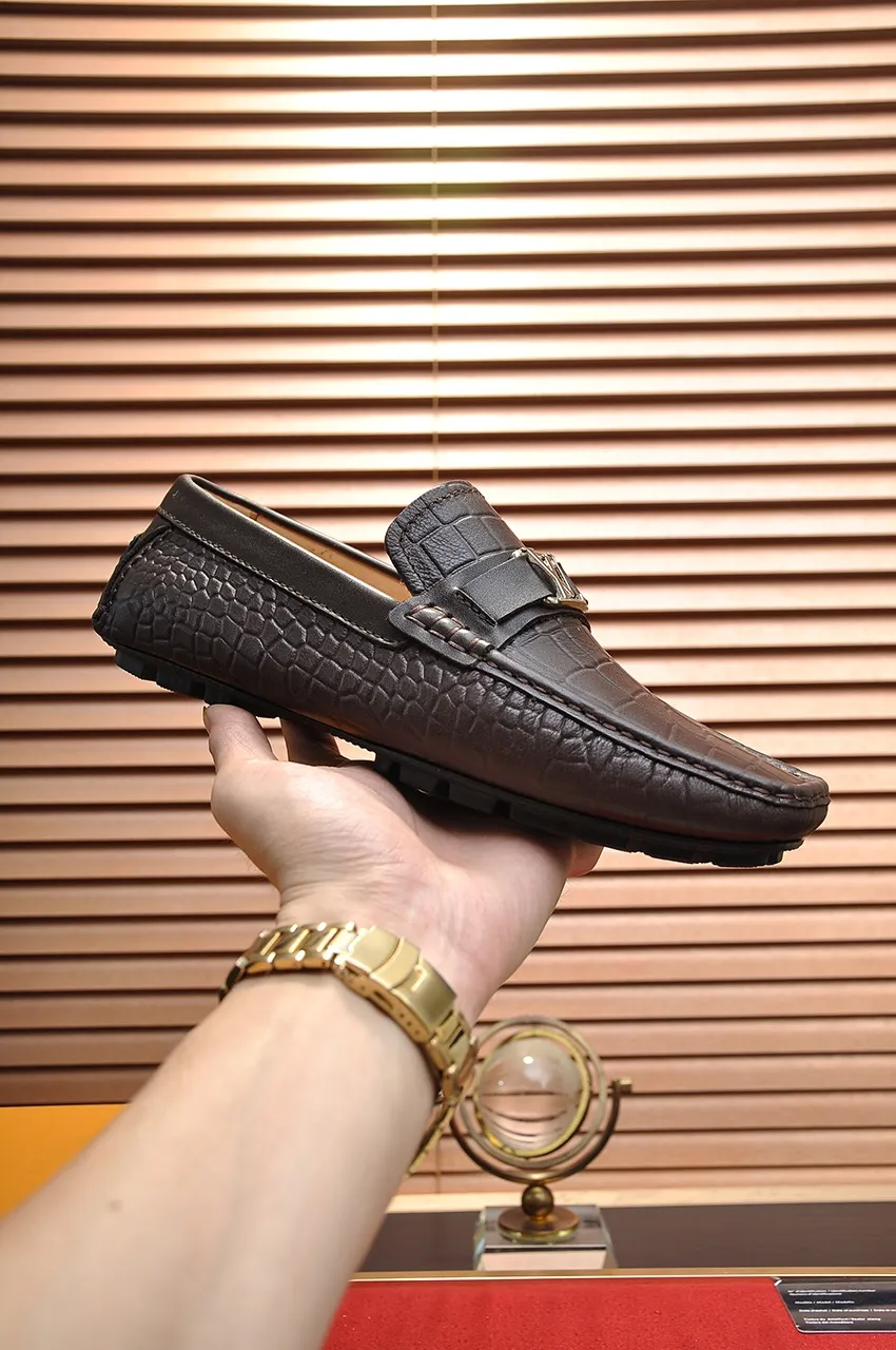 Men's men's shoes 💰420💶 [LV Doudou shoes] (water-dyed cowhide lining) new model is on the market, available on the official website. The new Doudou shoes are processed into single-color materials, and the uppers are made of imported horsehide leather. The body of the shoe is fully hemmed with mark thread, and is lined with imported original cowhide leather. The elegant shoe shape is super suitable for all-matching, and the size is 38-44.